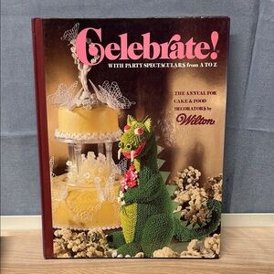Wilton's Celebrate 1983 Yearbook Cake Decorating Pattern Book - designs -